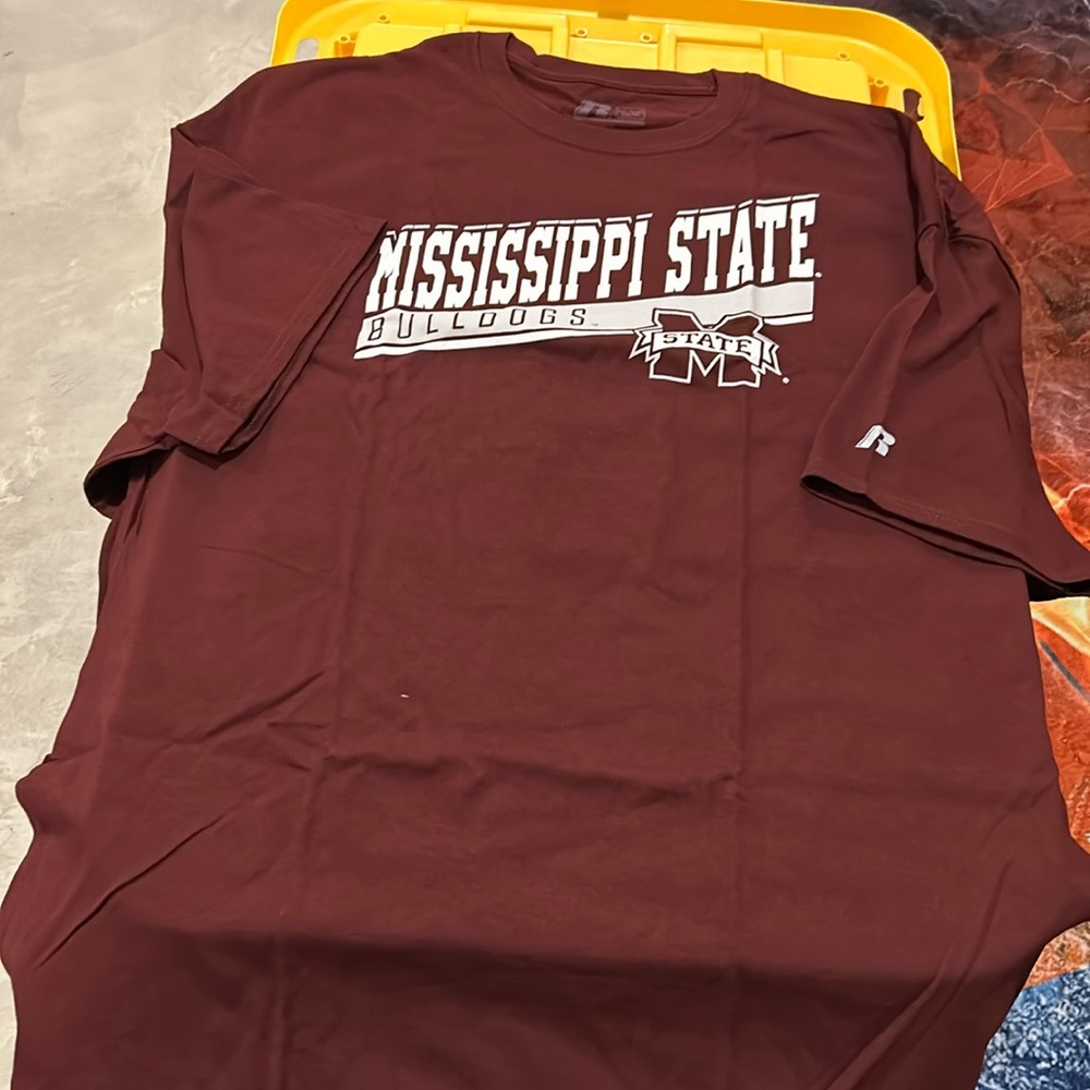 Men’s Mississippi State Bulldogs shirt